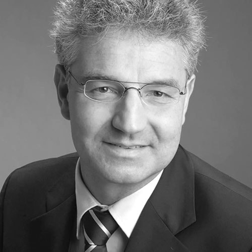 Dr. Andreas Schuchert